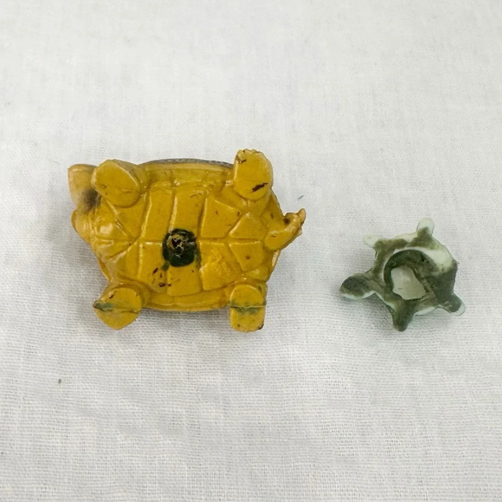 The Unbranded Brand lot miniature